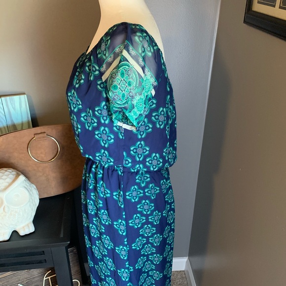 🦉/Miami Cinch Elastic Waist Blue & Green Maxi Dress Size: Medium - Picture 4 of 8